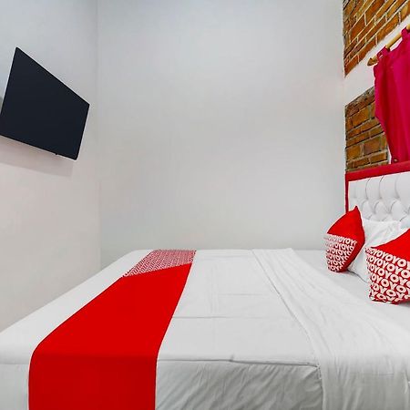 Super Oyo 91173 Guesthouse King Puntodewo Pakualaman Ngoại thất bức ảnh