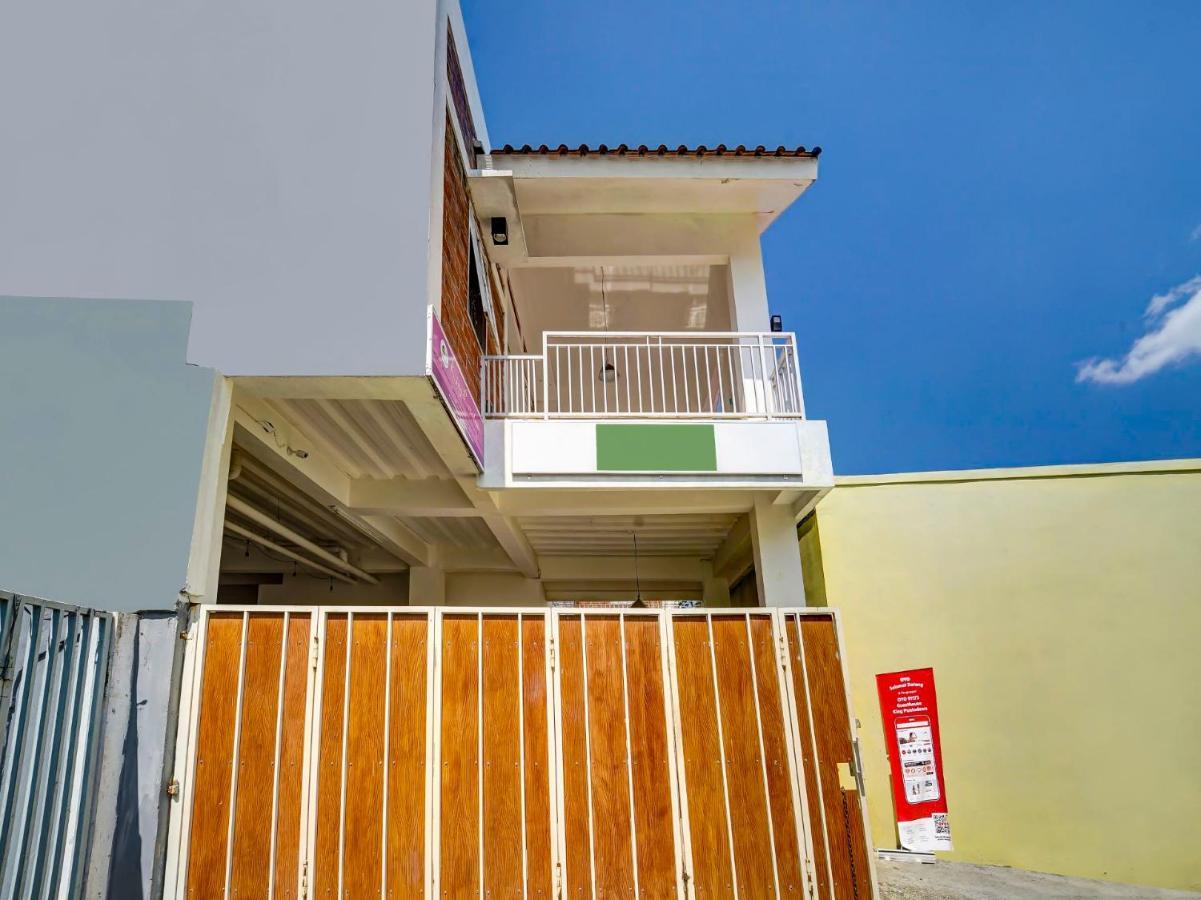 Super Oyo 91173 Guesthouse King Puntodewo Pakualaman Ngoại thất bức ảnh