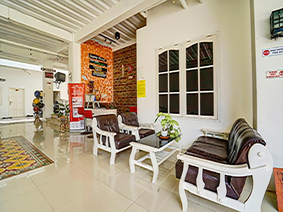 Super Oyo 91173 Guesthouse King Puntodewo Pakualaman Ngoại thất bức ảnh