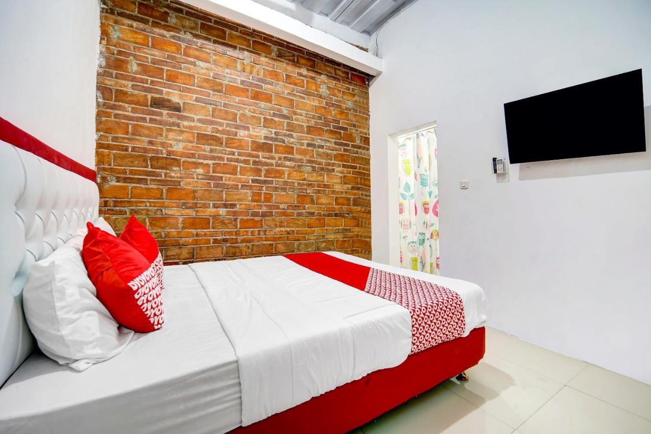 Super Oyo 91173 Guesthouse King Puntodewo Pakualaman Ngoại thất bức ảnh