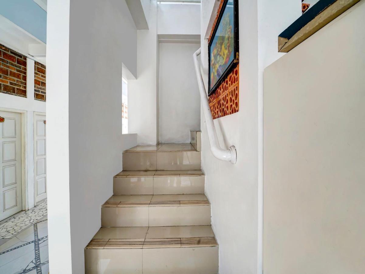 Super Oyo 91173 Guesthouse King Puntodewo Pakualaman Ngoại thất bức ảnh
